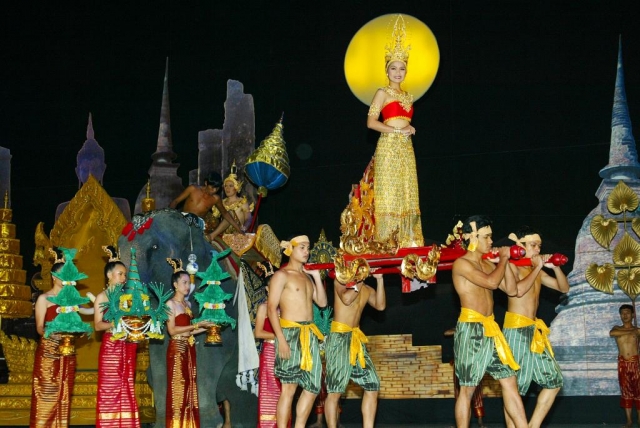 Фото шоу Алангкарн в Паттайе, Тайланд