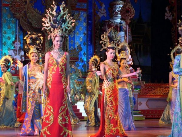 Фото шоу Альказар в Паттайе, Тайланд