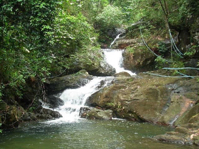 Водопад Клонг Нонси (Klong Nonsi Waterfall)