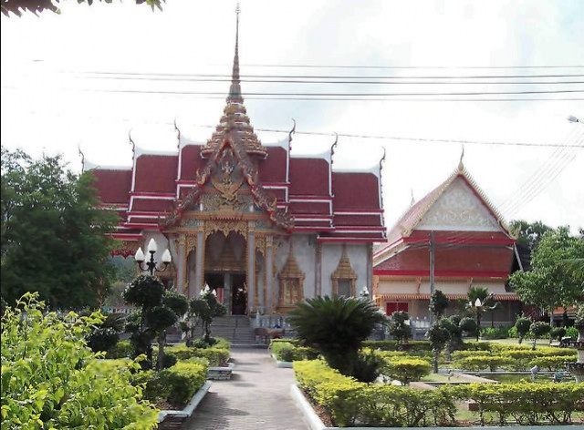 Фото буддийского храма Ват Пратонг на Пхукете, Тайланд