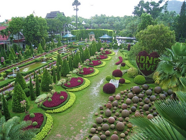 Фото тропического сада Нонг Нуч в Паттайе, Тайланд