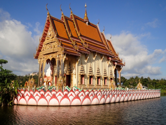 Фото храма Плай Лаем на Самуи, Тайланд