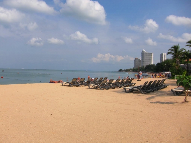 Пляж ВонгАмат Бич (WongAmat Beach)