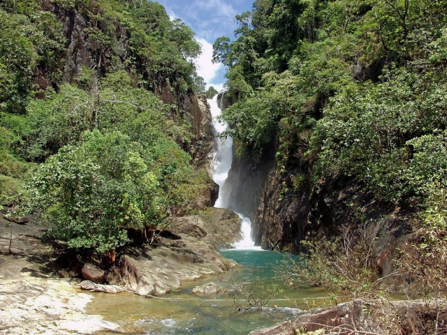 Водопад Клонг Плу (Khlong Phlu Waterfall)